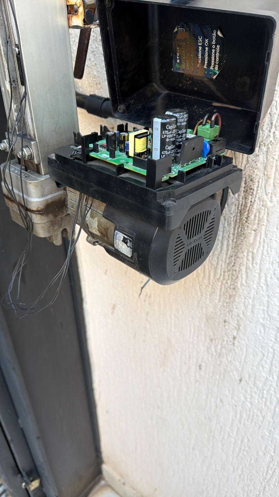 Assistência técnica de portão automático em Carapicuíba: assistência técnica de portão automático em atendimento
