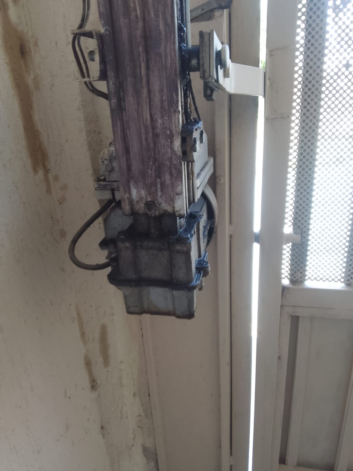 Conserto de portão eletrônico em Itapevi: conserto de motor de portão automático feito no local