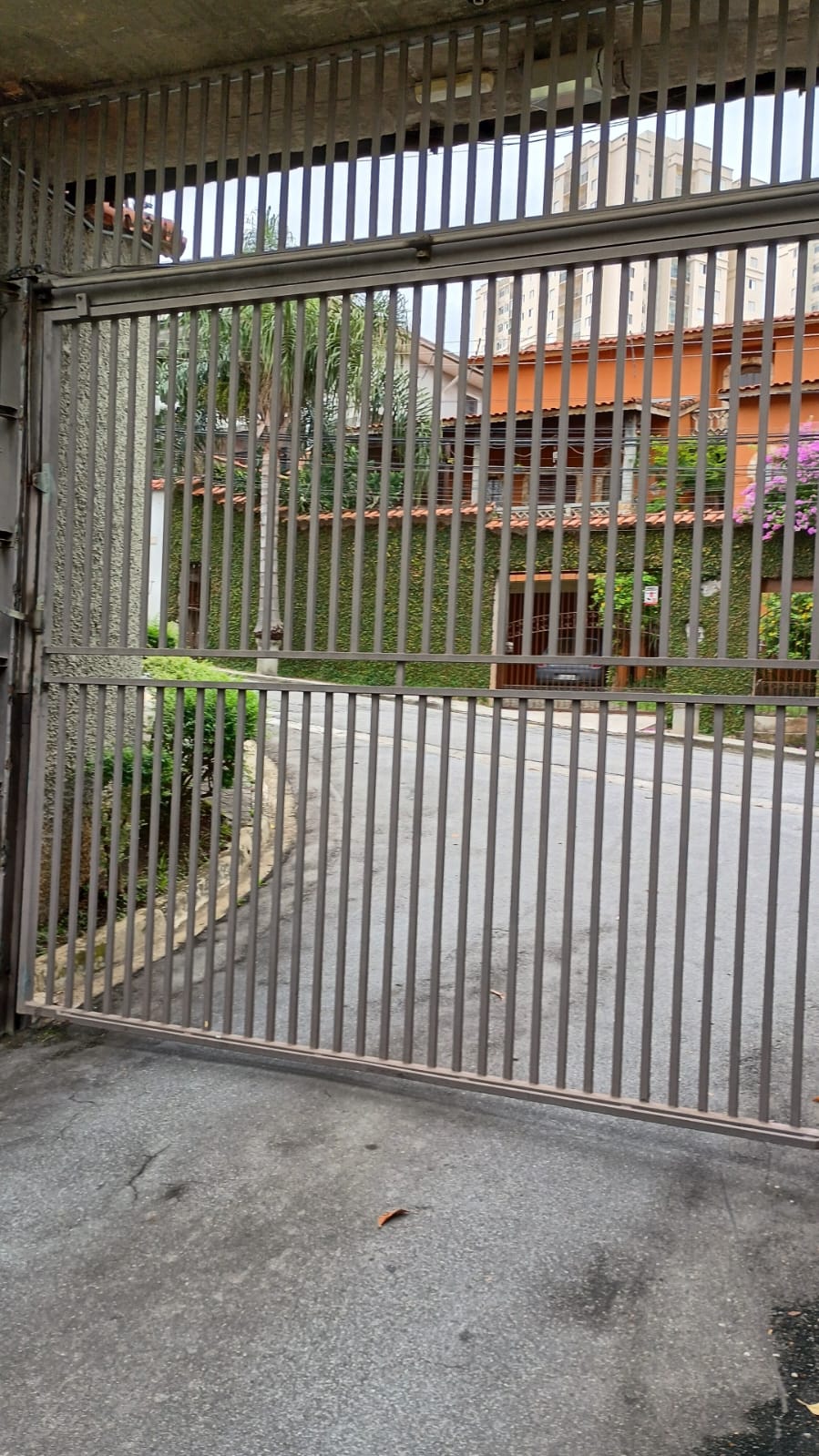 Ajuste de sensor fotocélula em Barueri: instalação de motor de portão em imóvel residencial