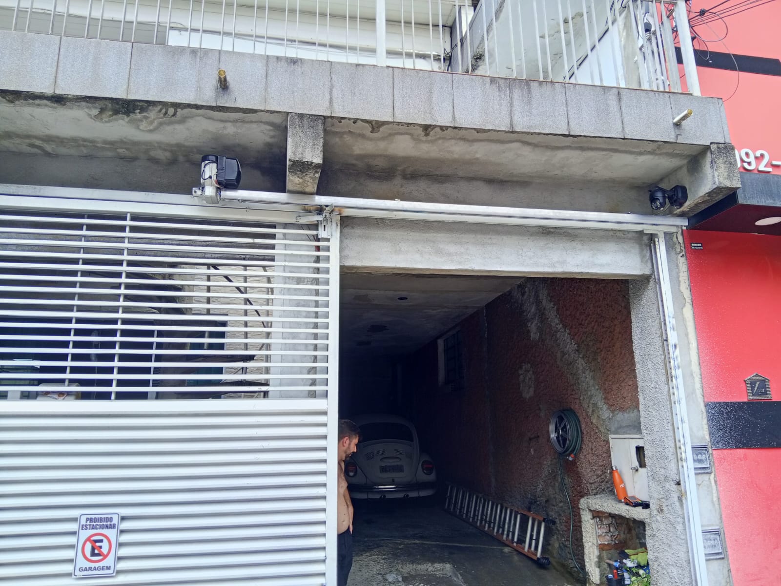 Troca de peças de motor de portão Peccinin em Suzano: motor PPA instalado e ajustado no portão