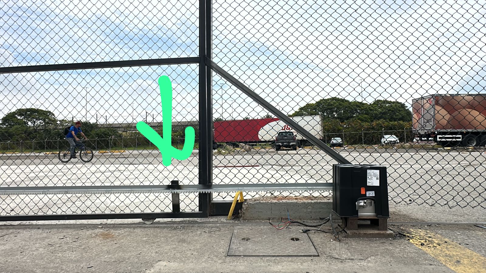 placa central do portão aberta para diagnóstico na Grande São Paulo