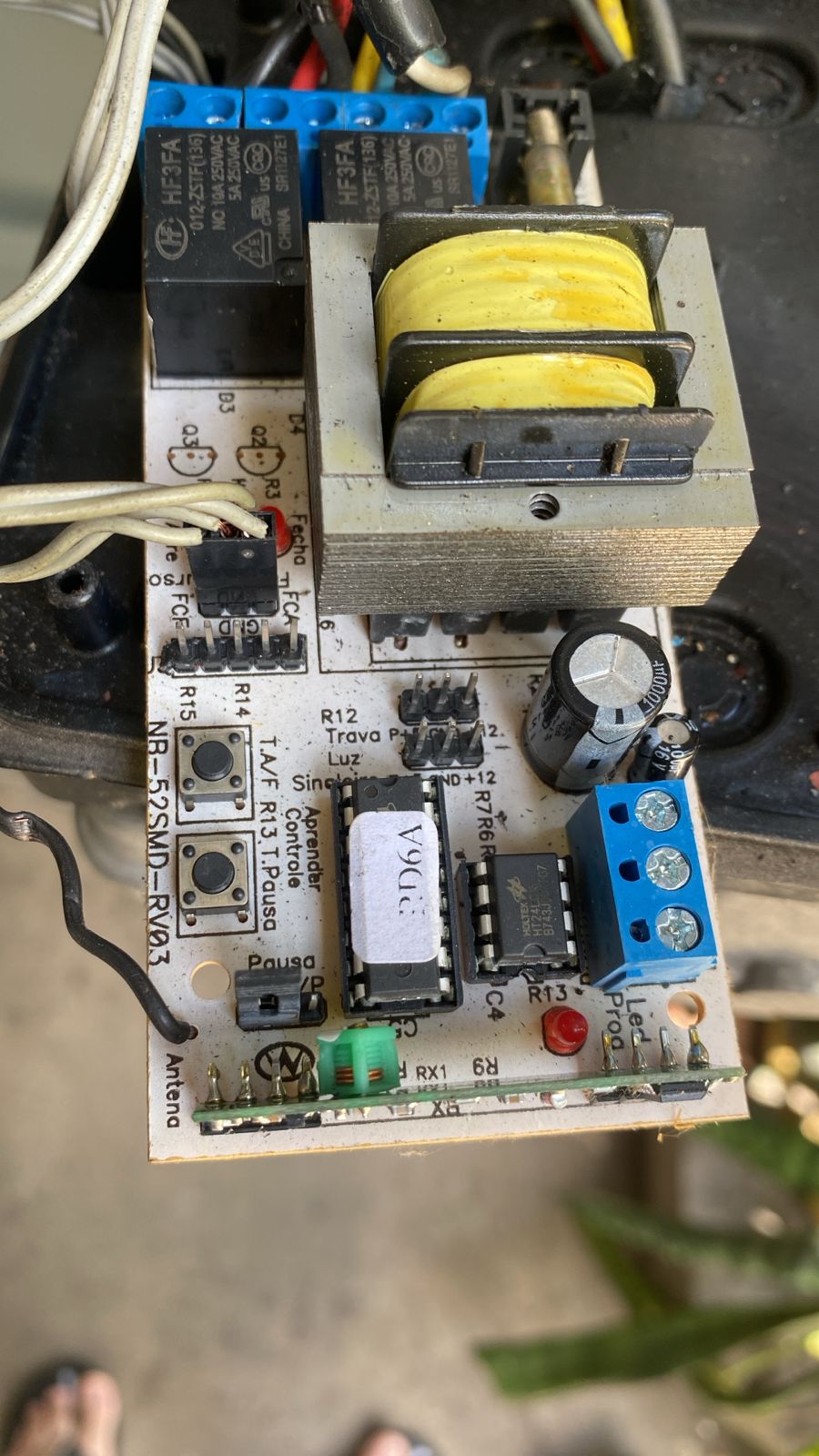 Conserto de portão eletrônico em Francisco Morato: manutenção de portão eletrônico residencial